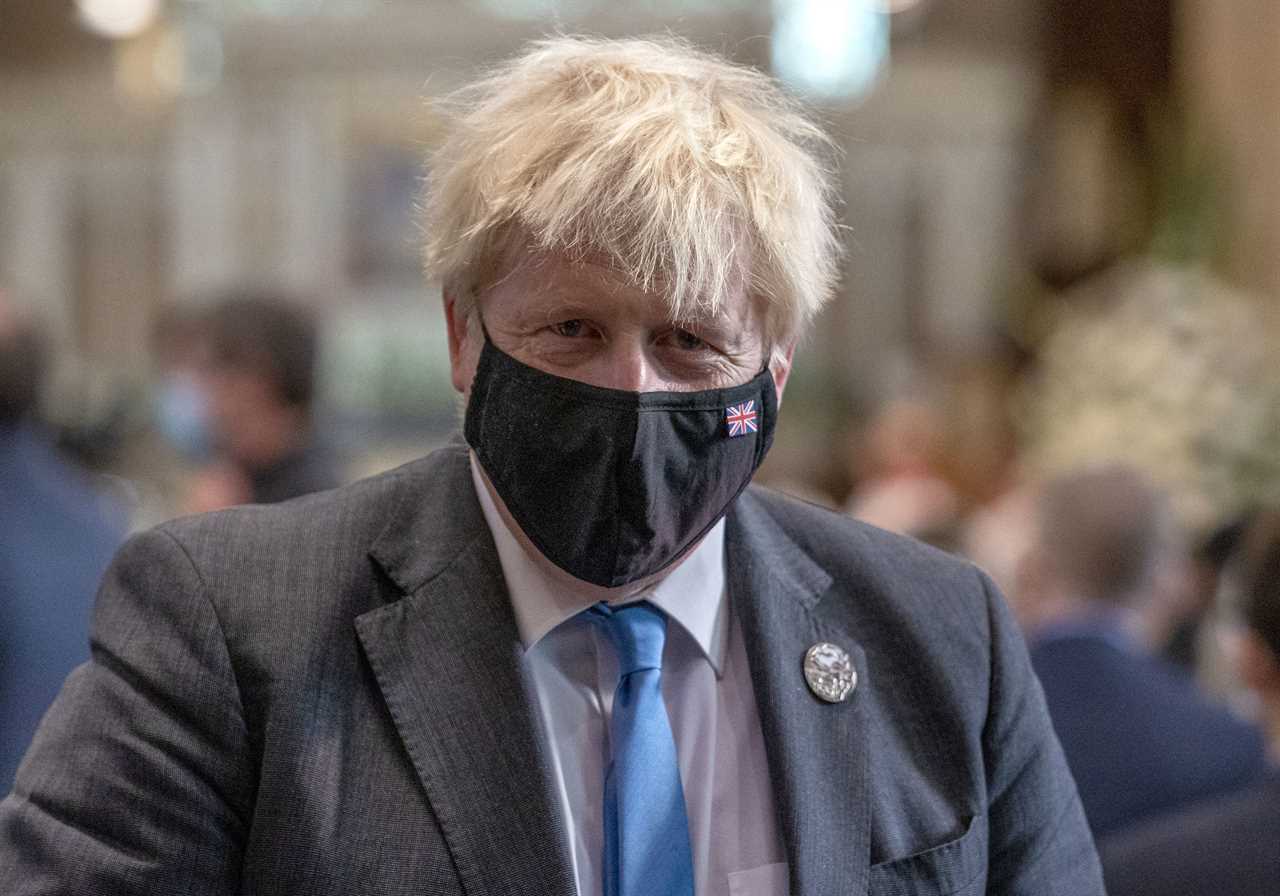 Face mask confusion deepens as ministers blasted for giving conflicting advice