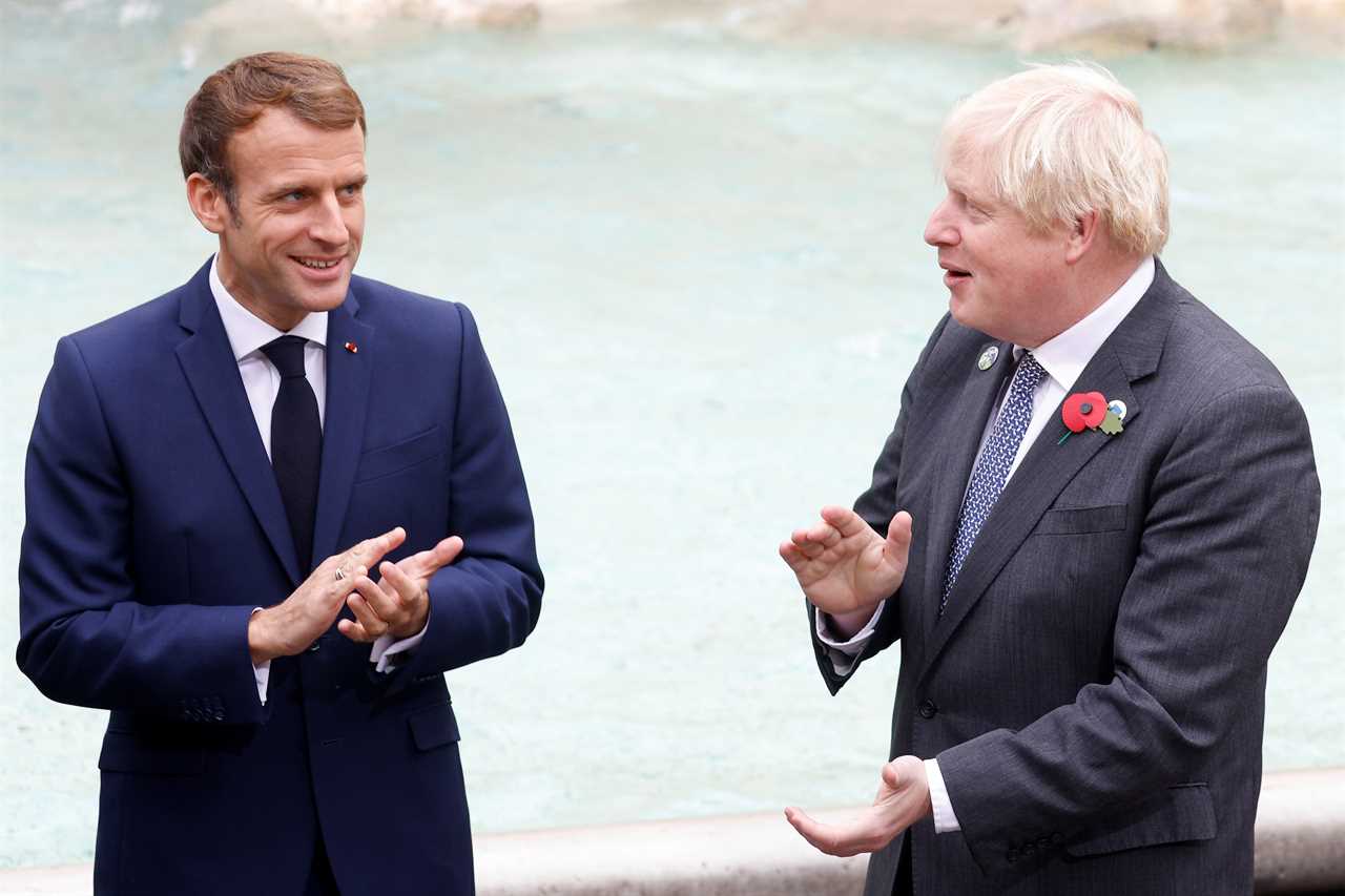 Power hungry Macron squeezes his way between Boris Johnson and Italian PM as leaders gather for G20