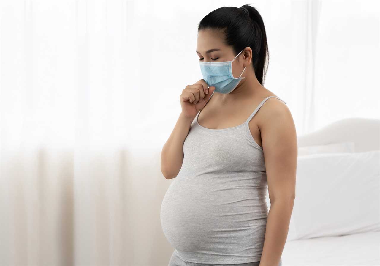 Pregnant women could be at a higher risk of severe coronavirus in their third trimester, experts claim