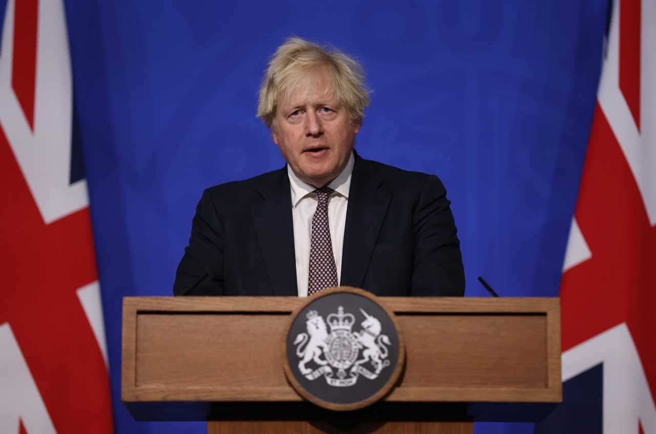 Boris Johnson calls on scientists to speed up booster jab rollout to under-40s amid Omicron Covid strain fears