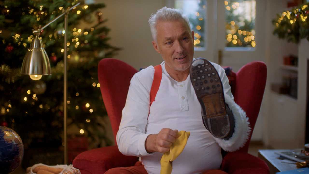 My nurse had to calm herself down before giving me my Covid booster – now do your bit this Christmas, says Martin Kemp