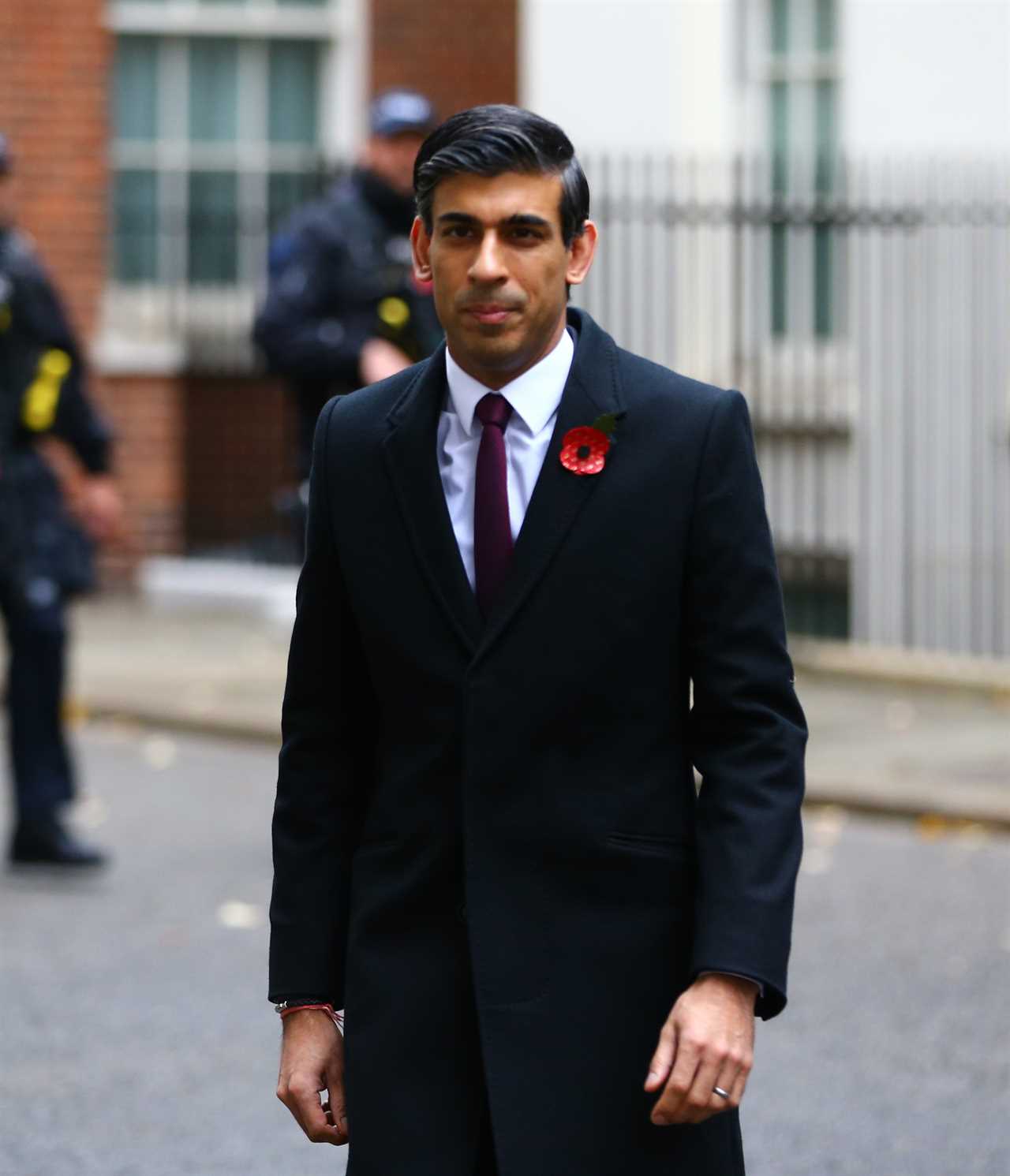 Pub landlords demand Rishi Sunak bails them with 2m fewer pints being served a day