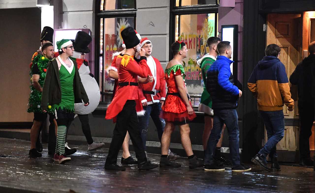 Brits hit the town for last night before vaccine passports are needed for nightclubs and late opening bars from TODAY