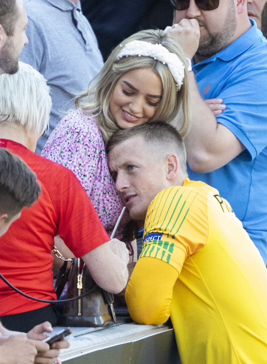 Everton furious with Jordan Pickford over his wife’s ‘anti-vax’ social media posts