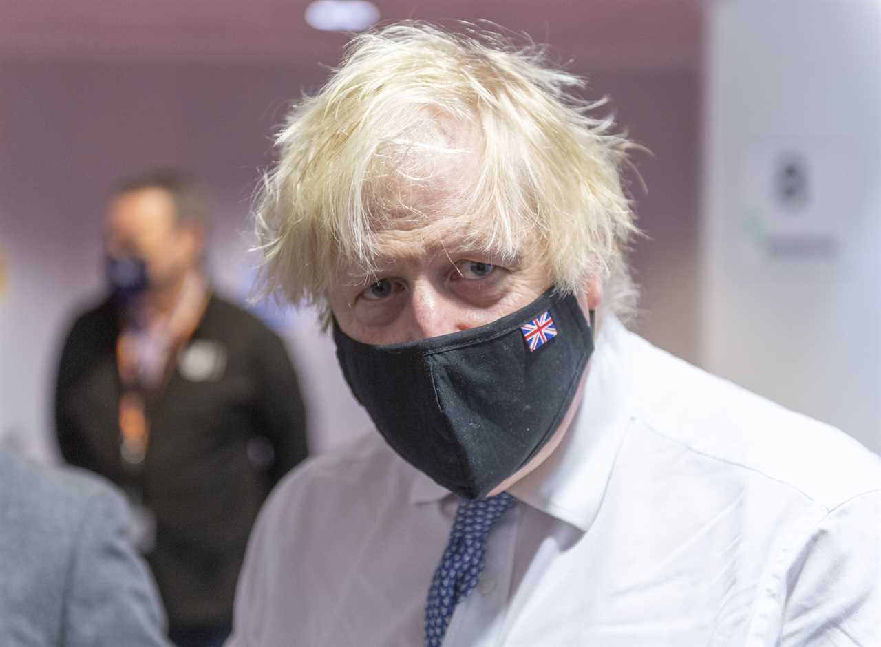 Boris Johnson demands ‘robust contingency plans’ to deal with 300,000 NHS staff absences