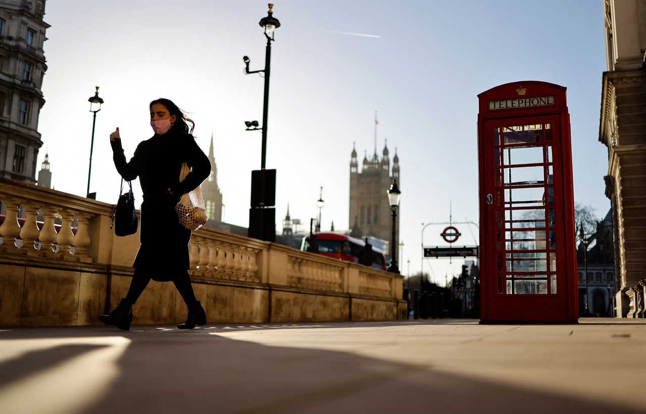 Boris Johnson orders 500,000 civil servants back to work from Monday as England returns to normal