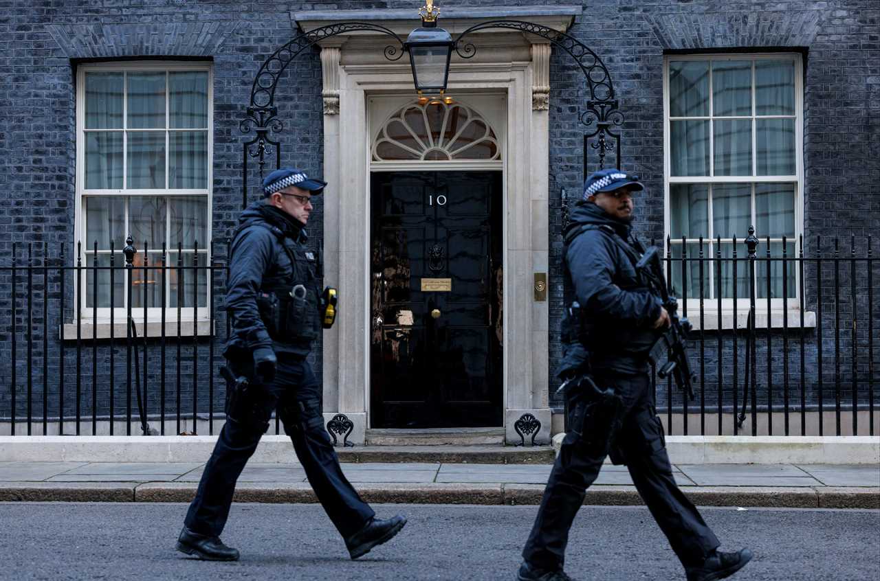 No10 police questioned in ‘partygate’ probe as Boris’ vengeful ex-aide Dominic Cummings to be interviewed today