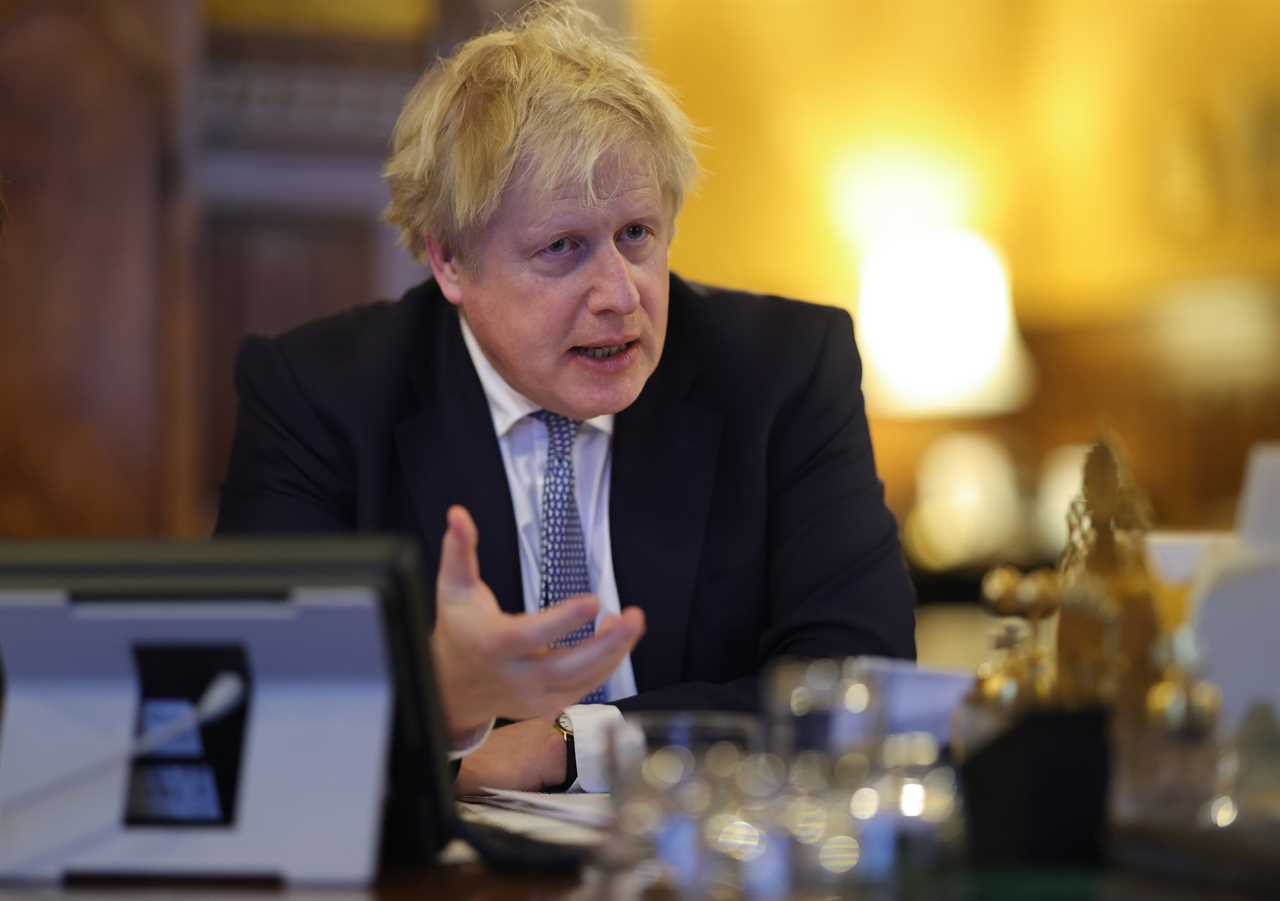 Ukrainians ready to fight to the death if Putin launches invasion, says Boris Johnson