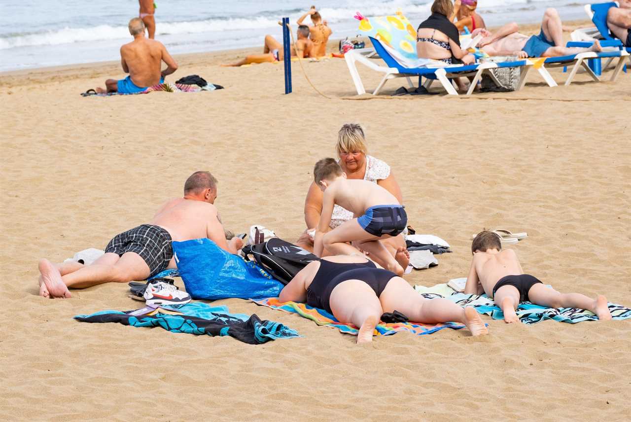 Huge Spain holiday boost as country SCRAPS strict travel rules for British families