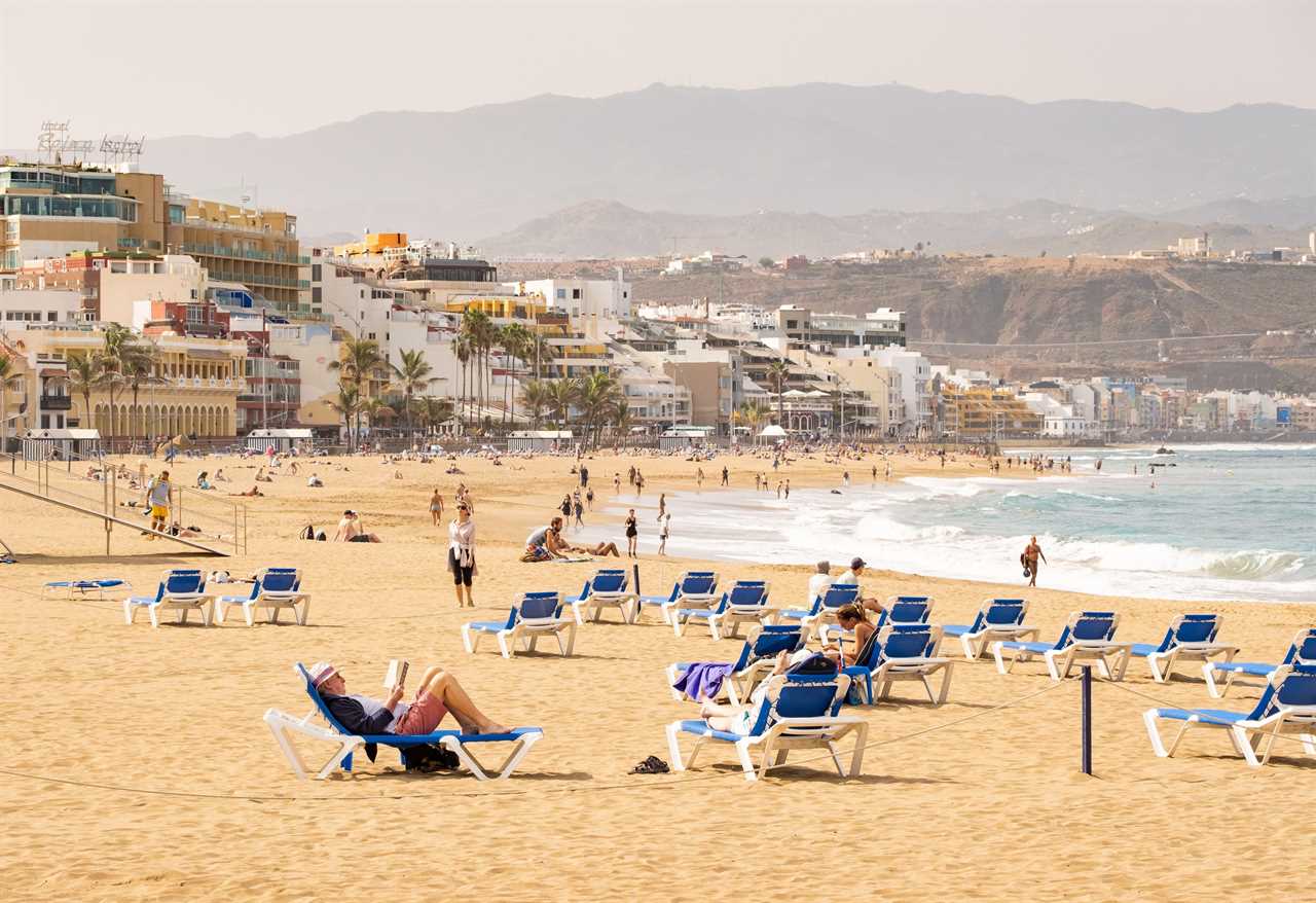 Huge Spain holiday boost as country SCRAPS strict travel rules for British families