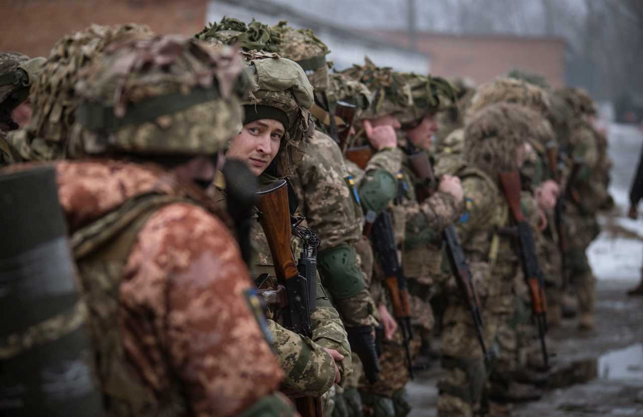 Boris Johnson to hold urgent COBRA meeting amid ‘imminent’ Russian invasion of Ukraine