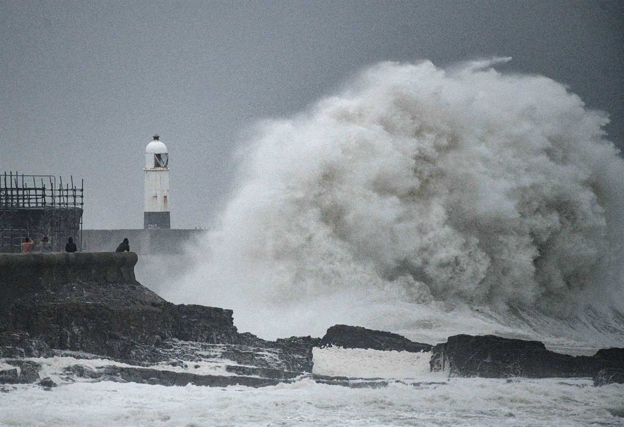 Big waves as darkness falls in Porthcawl as Storm Dudley hit south Wales