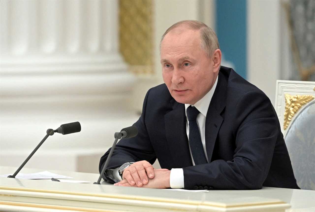 Putin ‘weaponises Facebook in bid to win propaganda war’ over Ukraine