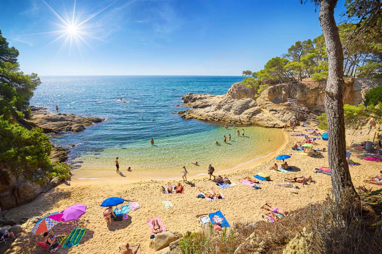 Huge change to Spain holidays as some unvaccinated Brits allowed to enter