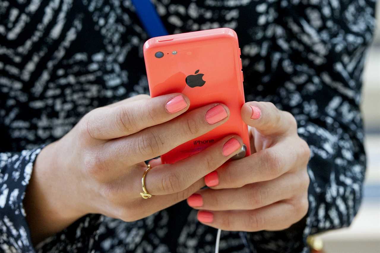 Mobile phones do not raise the risk of brain tumours, study finds