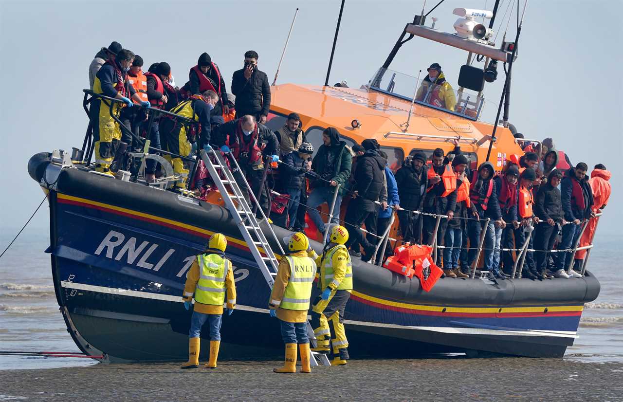 Britain’s illegal migrants ‘could be sent to RWANDA’ under plans to cut English Channel crossings