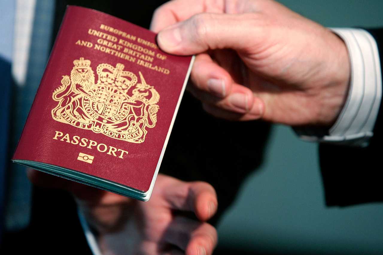 Boris Johnson threatens to ‘privatise the arse’ off Passport Office amid travel chaos