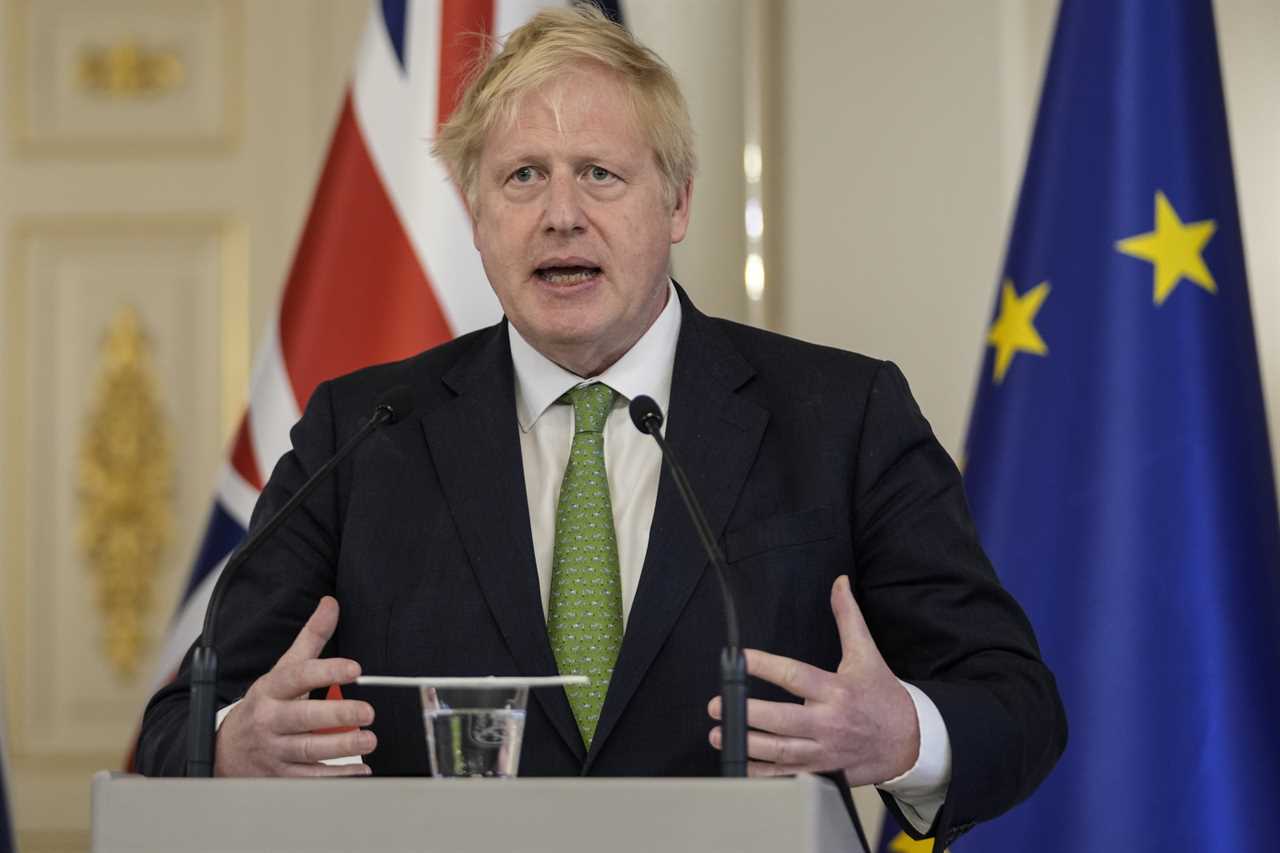 Boris Johnson vows to put ‘boots on the ground’ if Russia invades Sweden or Finland to fight ‘tyrant’ Putin