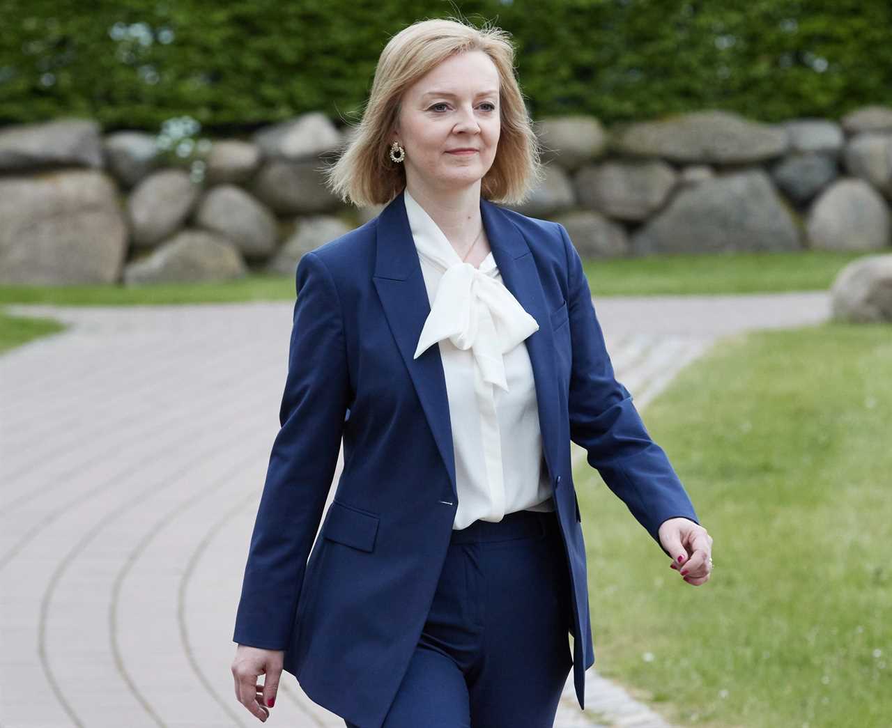 Liz Truss to announce plan to blow up Brexit deal TODAY amid price rise fears