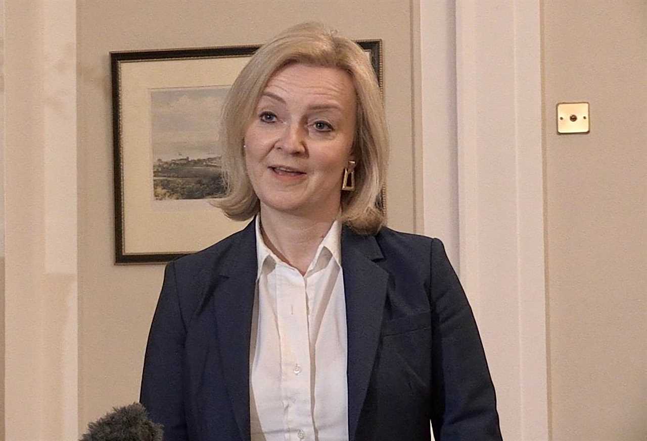 Liz Truss stares down EU chiefs and tables laws so Britain can rip up Brexit deal – as crunch vote due TONIGHT