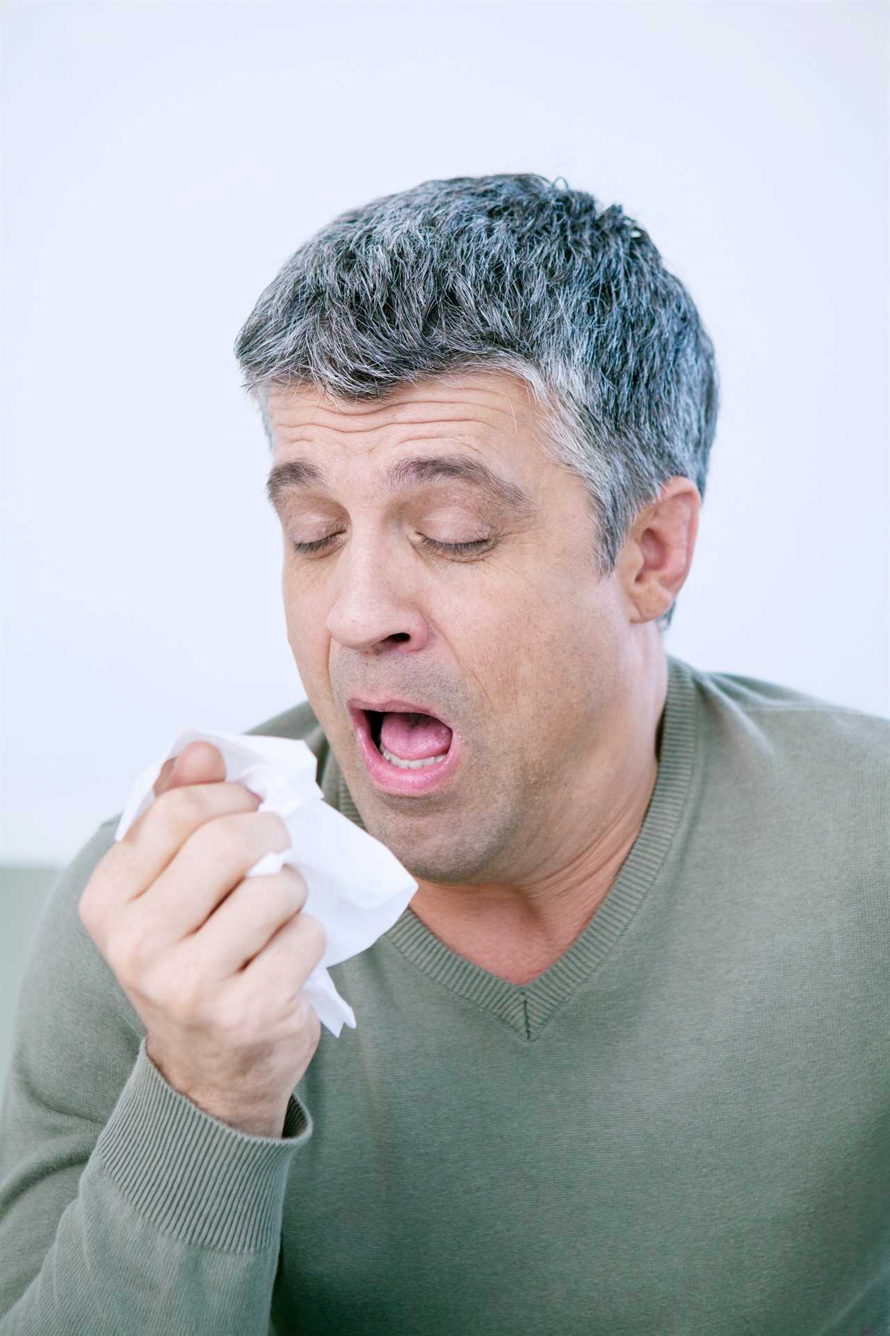 I’m a pharmacist – here’s how to tell your Covid cough from a hay fever cough