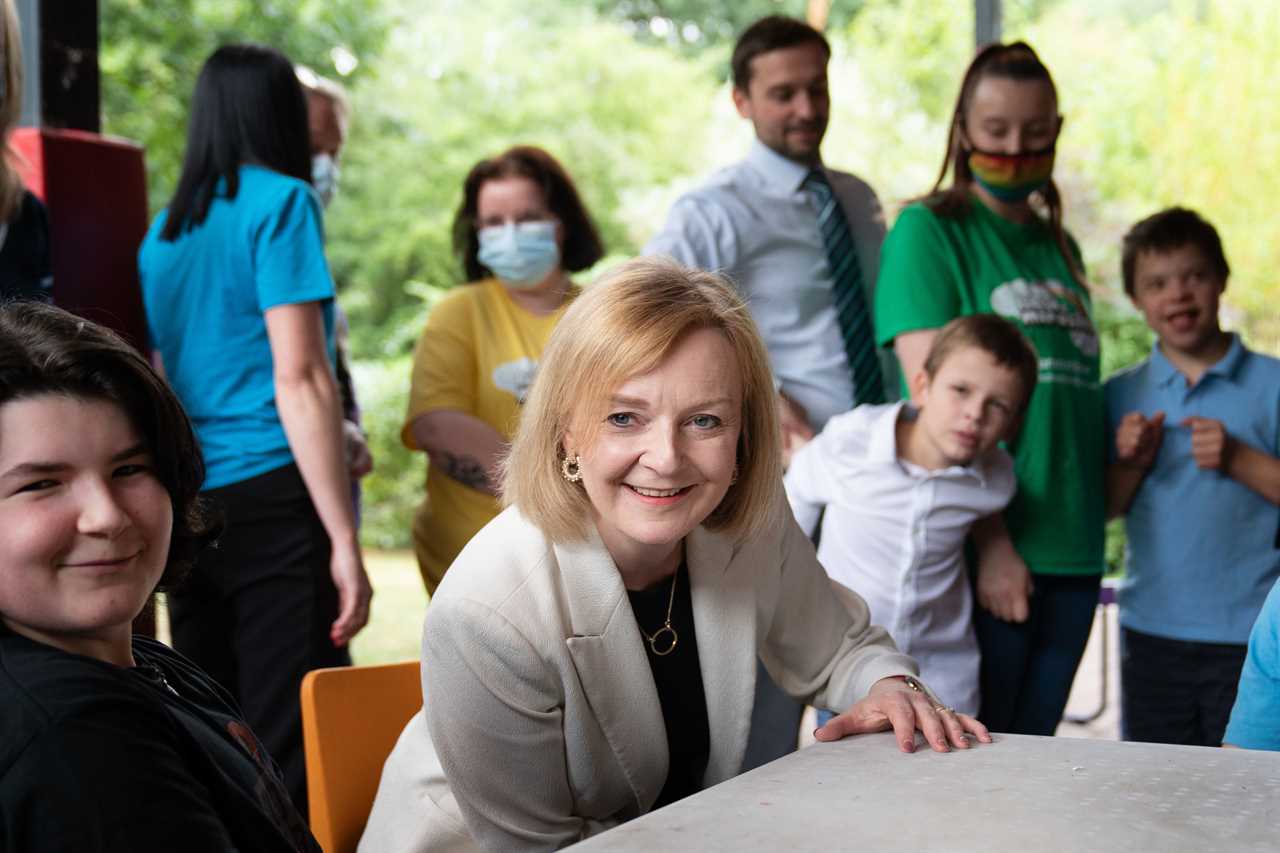 Liz Truss races into an early poll lead, leaving Rishi Sunak on the ropes in showdown for No10