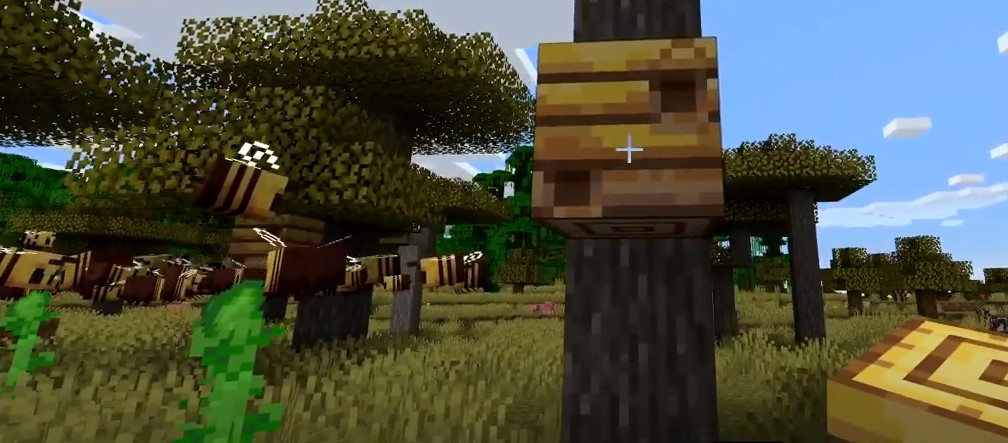 How to get honeycomb in Minecraft