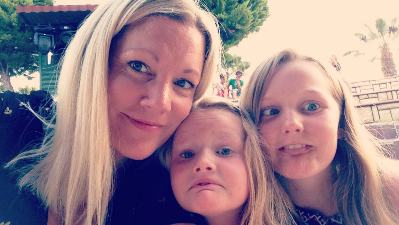 I’m a single mum with terminal cancer – I’m terrified about what will happen to my daughters when I die