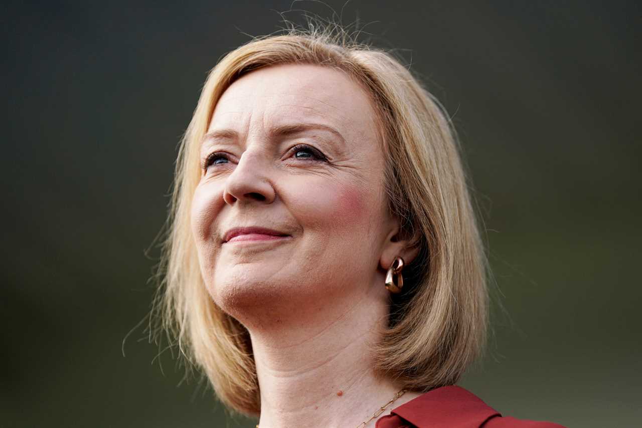 Liz Truss’s pledge to bring forward tax cuts slammed by Rishi Sunak