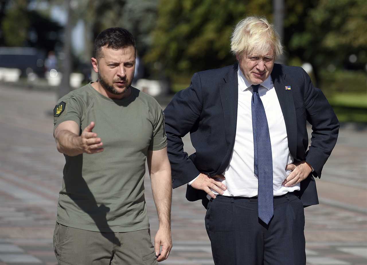 Boris Johnson faces calls to hand  Ukrainian President Volodymyr Zelensky top gong in resignation honours