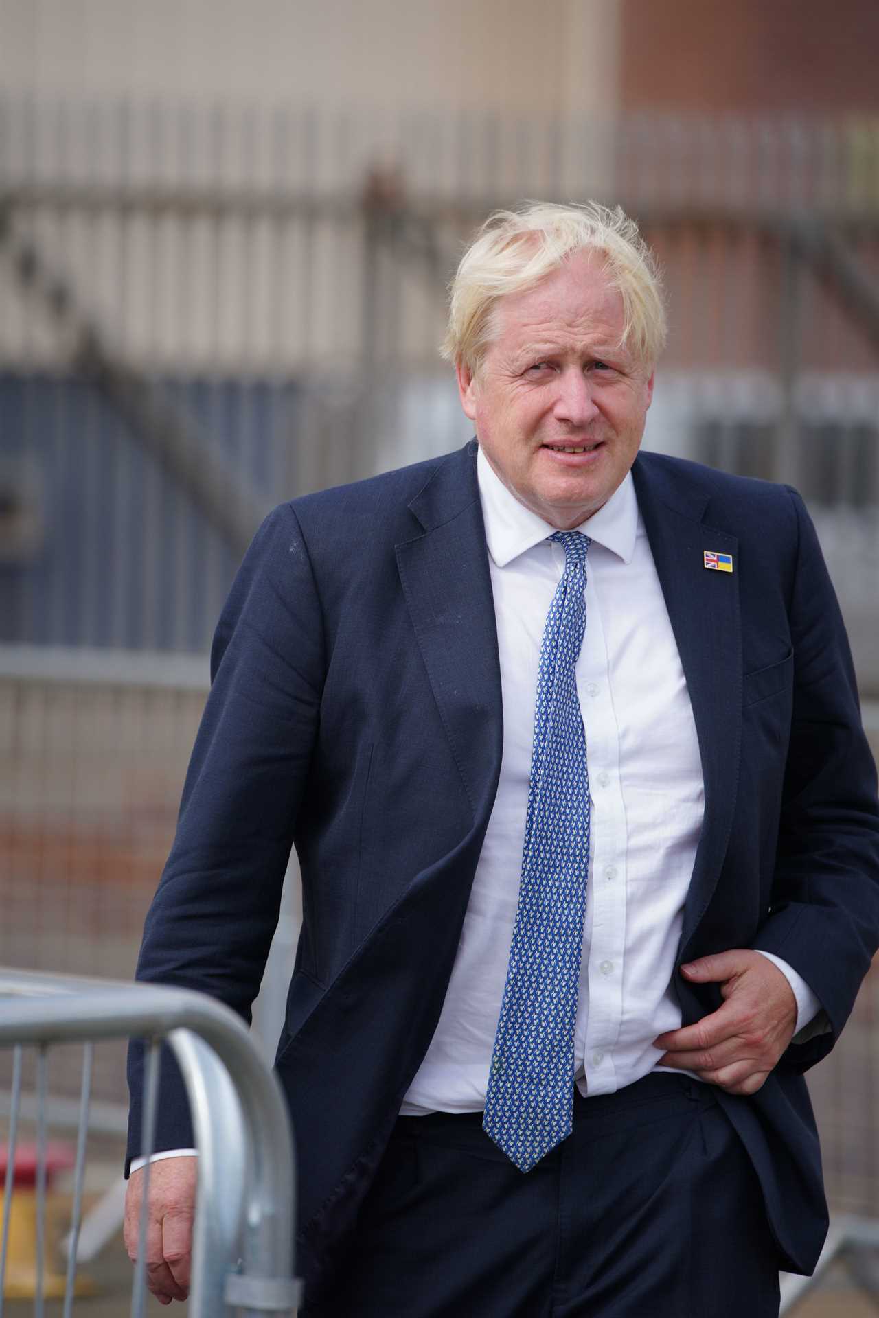 Boris Johnson to share flight with Liz Truss or Rishi Sunak to Balmoral to see Queen – but it’ll be awkward on way back