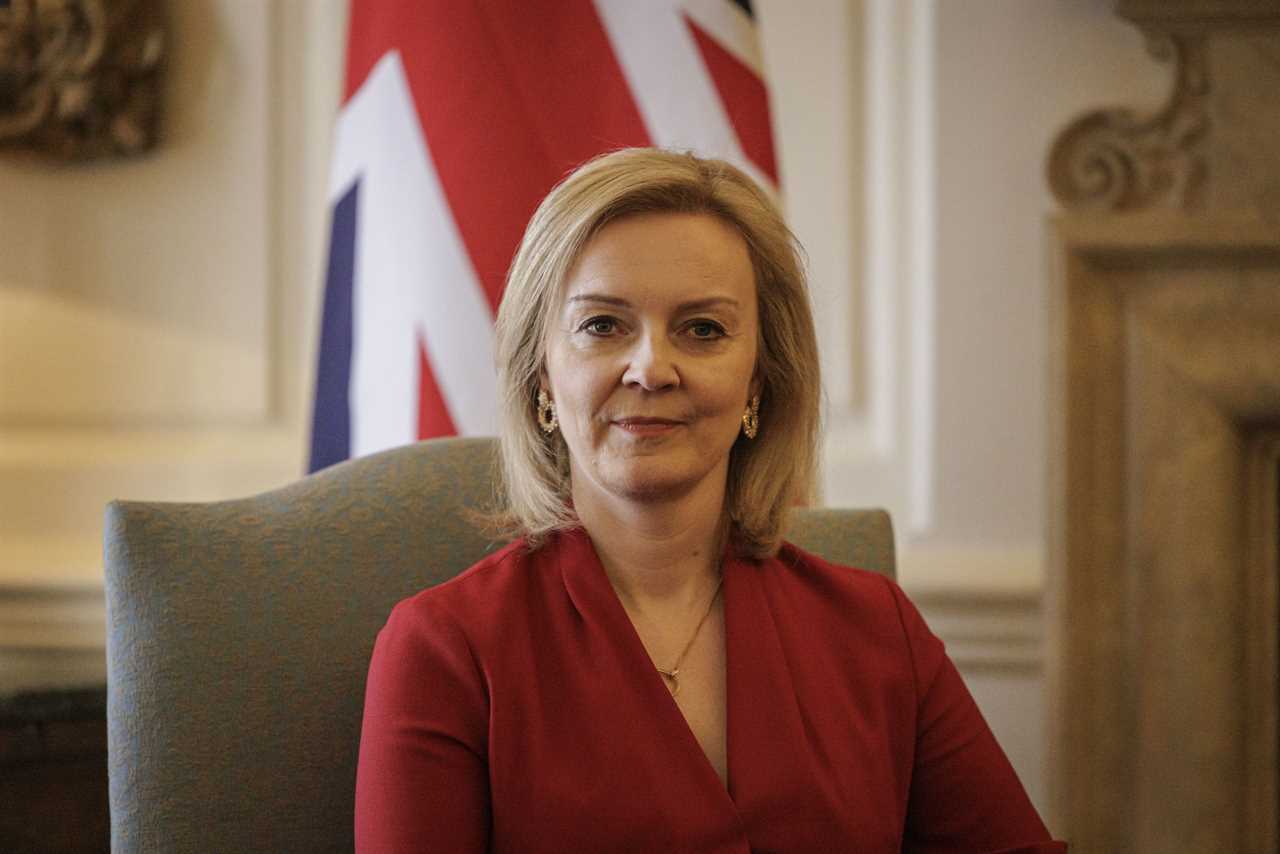 Liz Truss will lift ban on fracking within days of becoming Prime Minister