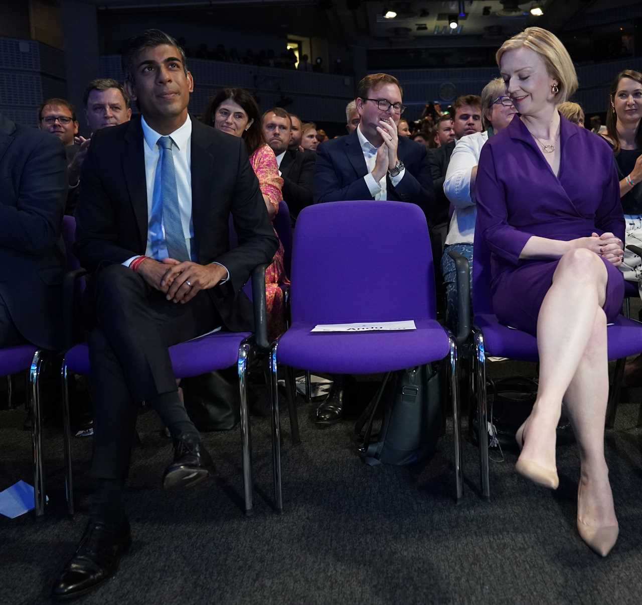 ‘Regal’ Liz Truss’ power pose shows she’s in control, says body language expert as new PM ‘channels Thatcher’