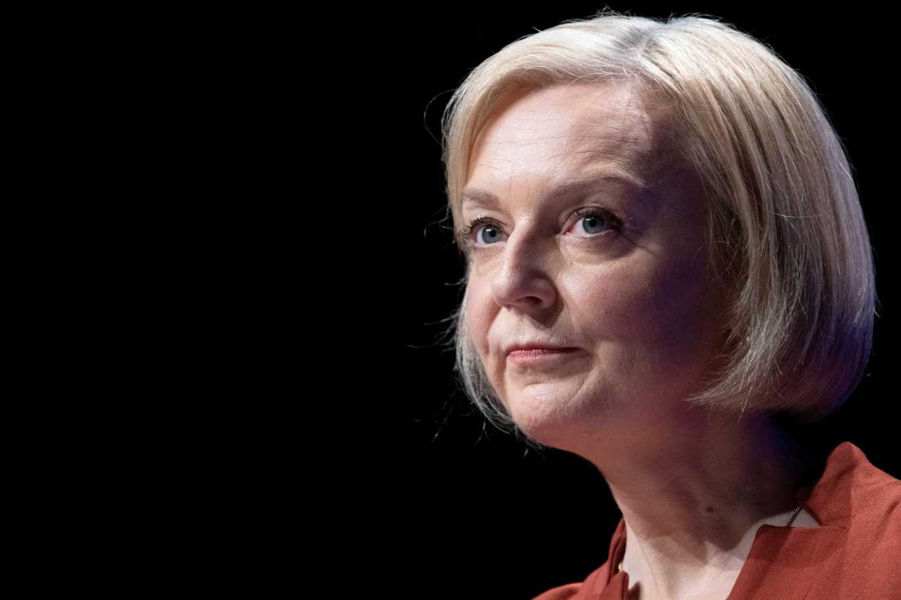 Liz Truss will urge Emmanuel Macron to use ‘the lessons of war’ to solve migration crisis
