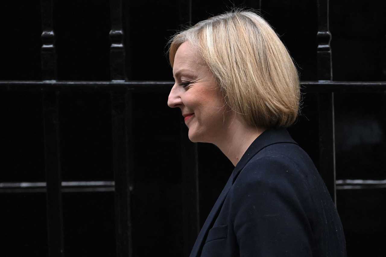 Four ways Liz Truss could be ousted – and the favourites to replace her as PM warned she ‘has 12 hours’ to save her job