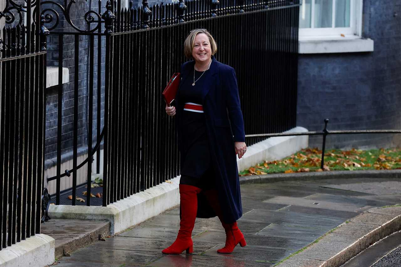 Liz Truss remains defiant in farewell speech as PM & says ‘brighter days are ahead’ before resigning to King Charles