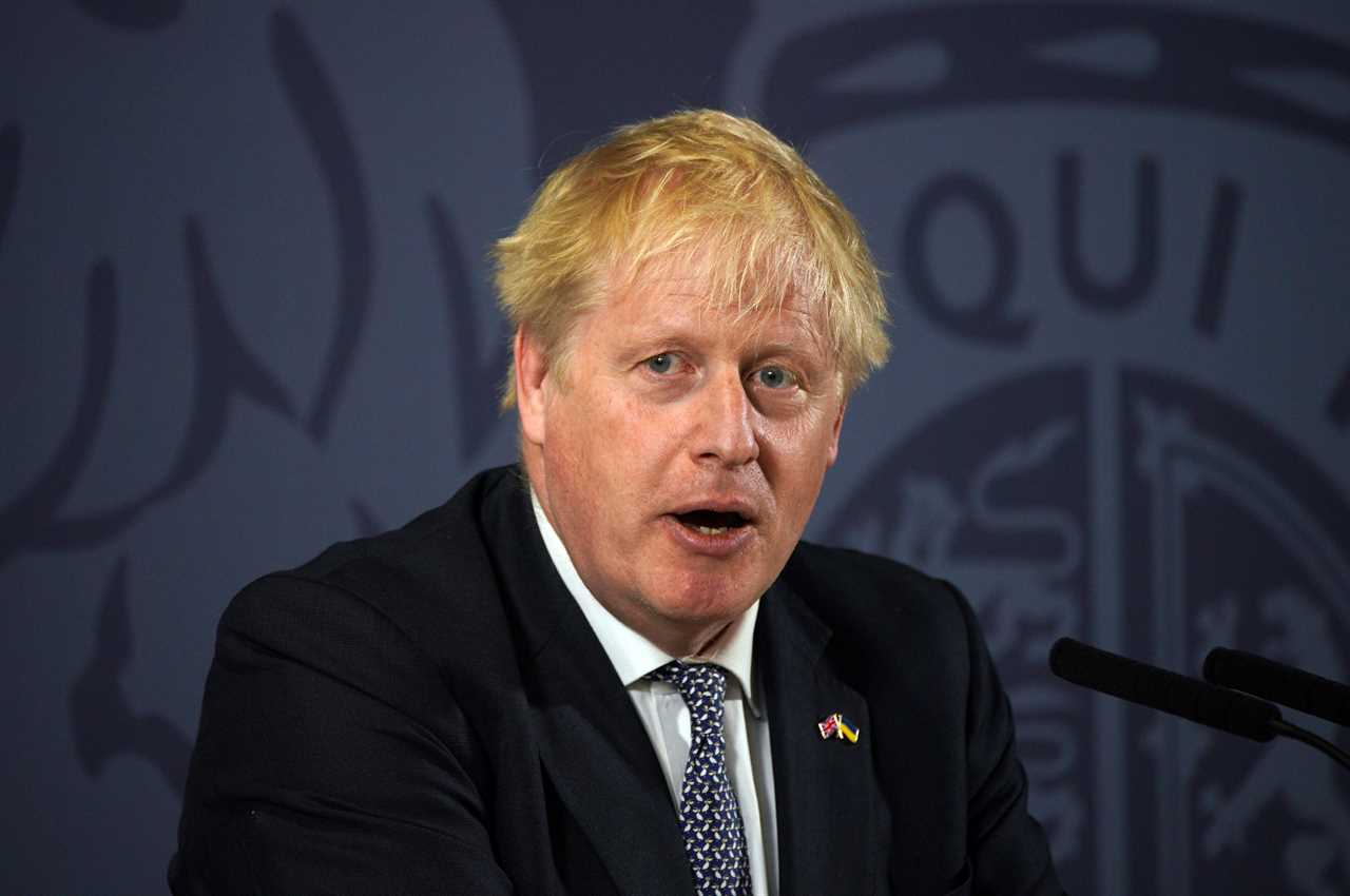 Boris Johnson told to show WhatsApp messages sent while PM by Covid public inquiry