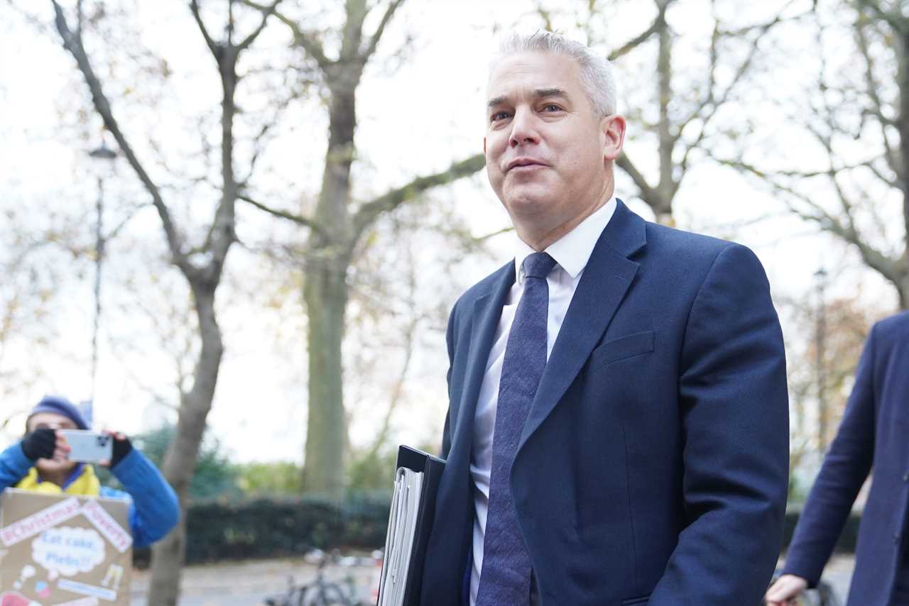 Steve Barclay says NHS strikes pose a significant risk to patients as up to 100,00 nurses prepare to walk out this week