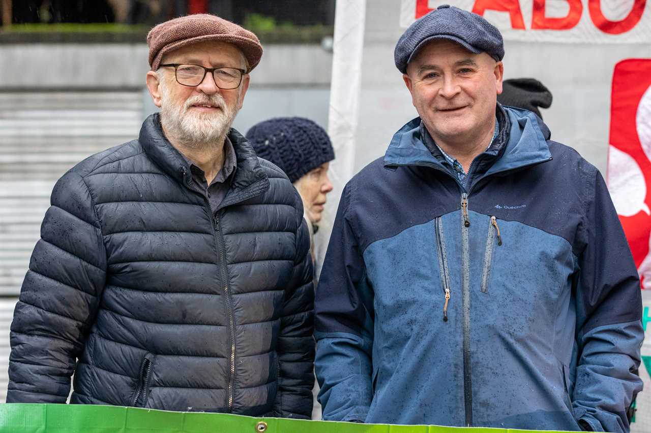 Jeremy Corbyn & Mick Lynch show picket line solidarity on final day of January’s rail strikes