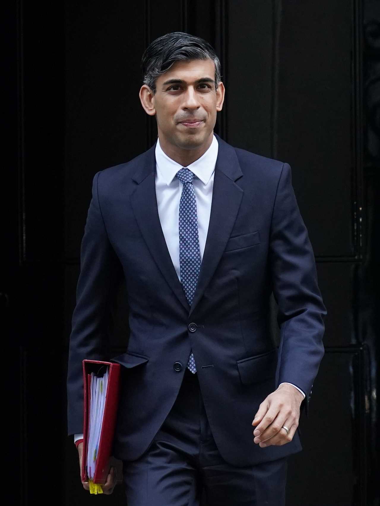 Rishi Sunak nearing deal with rebel Tory MPs over plans to jail social media bosses whose networks harm kids