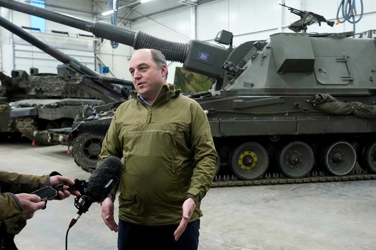 Defence Secretary Ben Wallace urges more countries to send tanks to Ukraine