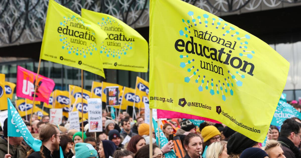 Rishi Sunak threatens unions with major change to strike laws to stop teacher chaos after parents left in the lurch