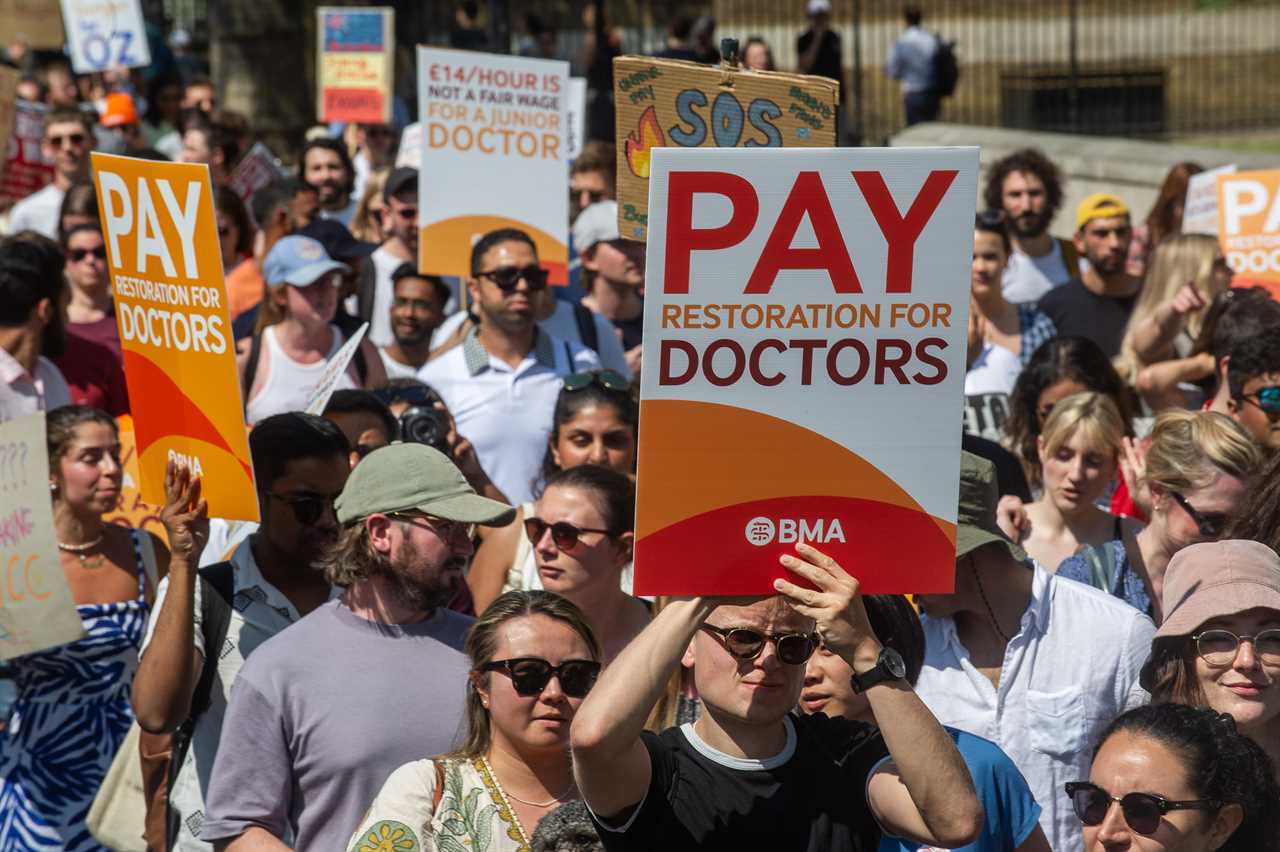 Top doctor slams striking NHS consultants demanding 35% pay rise despite earning £128k-a-year