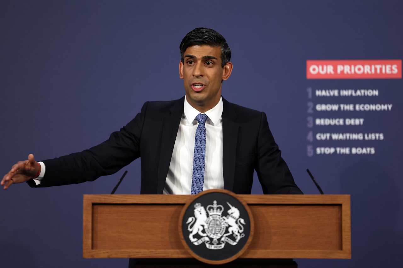 Rishi Sunak settles teacher wages row and tells militant doctors to accept their final pay offer