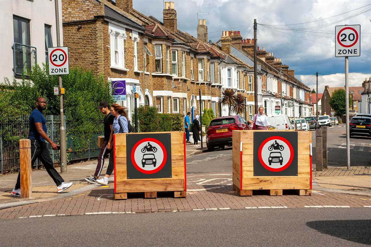 2CDHMN3 London, UK. 28th Aug, 2020. Tooting roads closed as area pedestrian. This controverial trial period in the area London Mayor Sadiq Khan lives and was formerly MP. This busy area has congestion on major roads. Part of the Low Traffic Neighbourhoods LTN scheme. Credit: JOHNNY ARMSTEAD/Alamy Live News