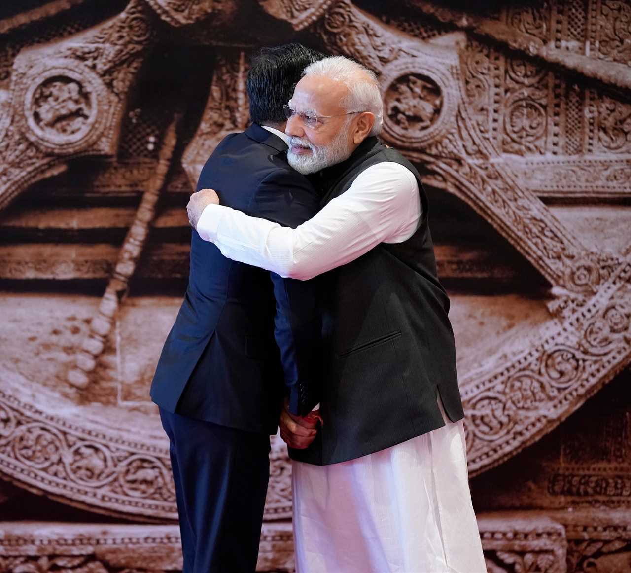 Bearhugging Rishi Sunak and Narendra Modi agree to move full steam ahead with post-Brexit trade deal