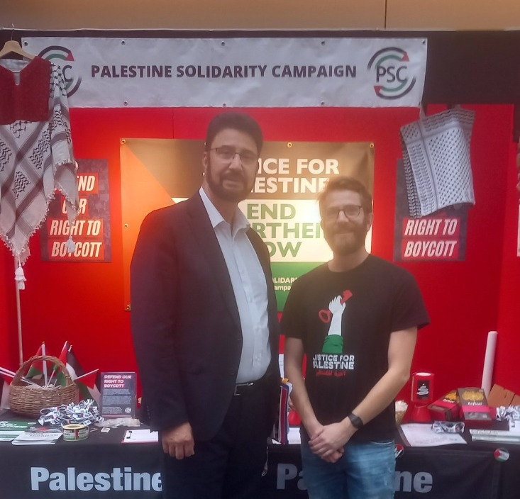 Labour Shadow Minister Faces Backlash for Posing with Palestinian Solidarity Campaign