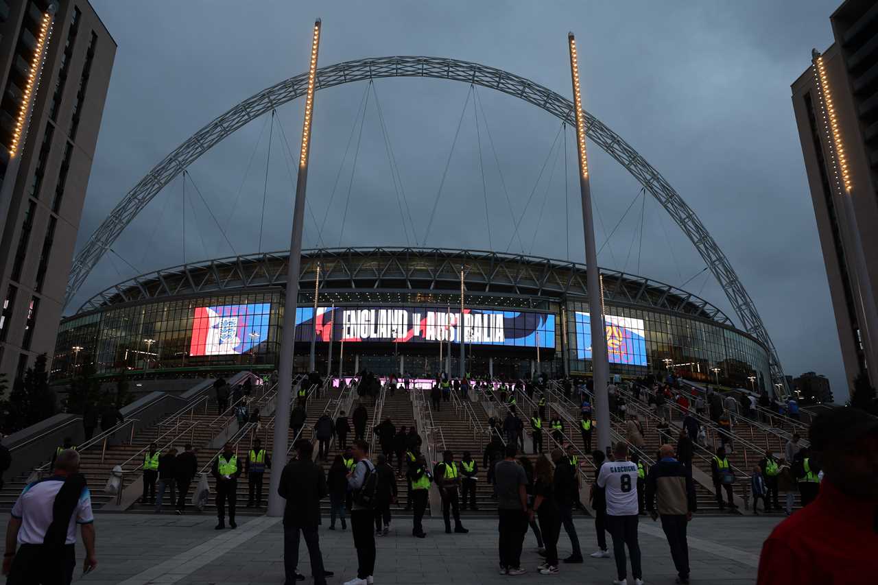 Number 10 urges FA to show support for victims of Hamas by lighting up Wembley’s arch in colors of Israeli flag