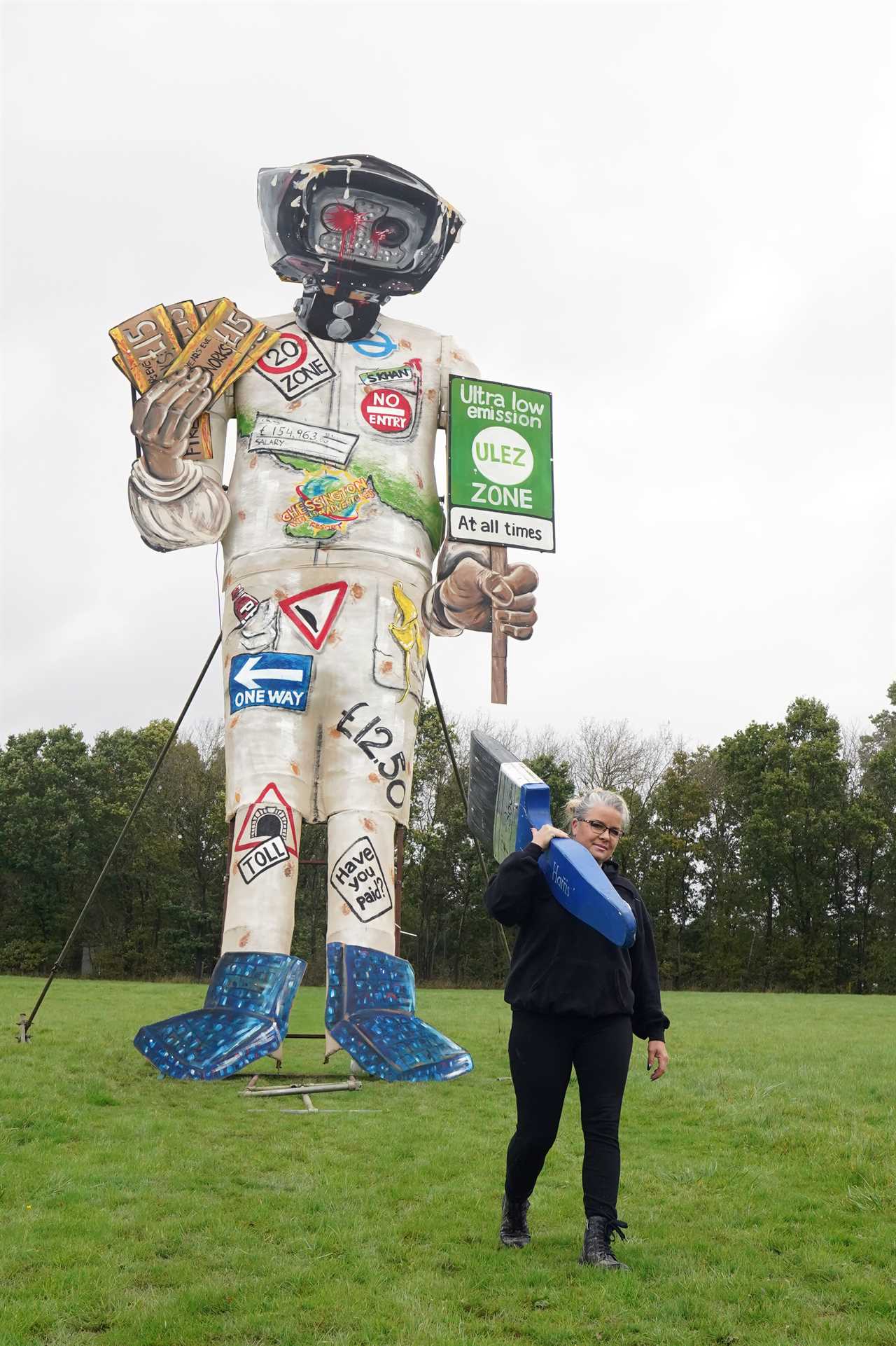 UK Town Creates Bonfire Night Effigy of Sadiq Khan Over Ulez Car Crackdown