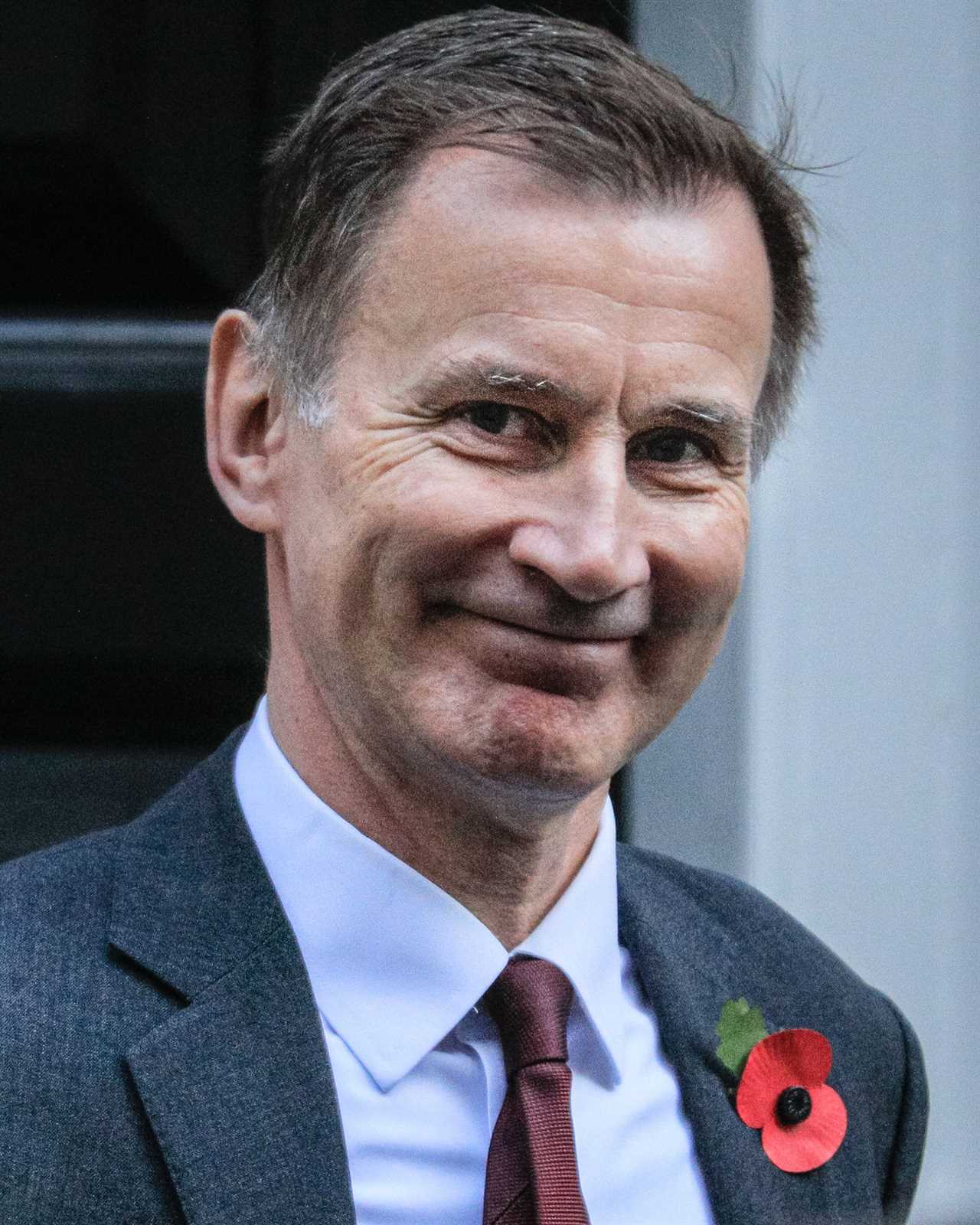 Jeremy Hunt plans 'priority' tax cuts for business to boost economy